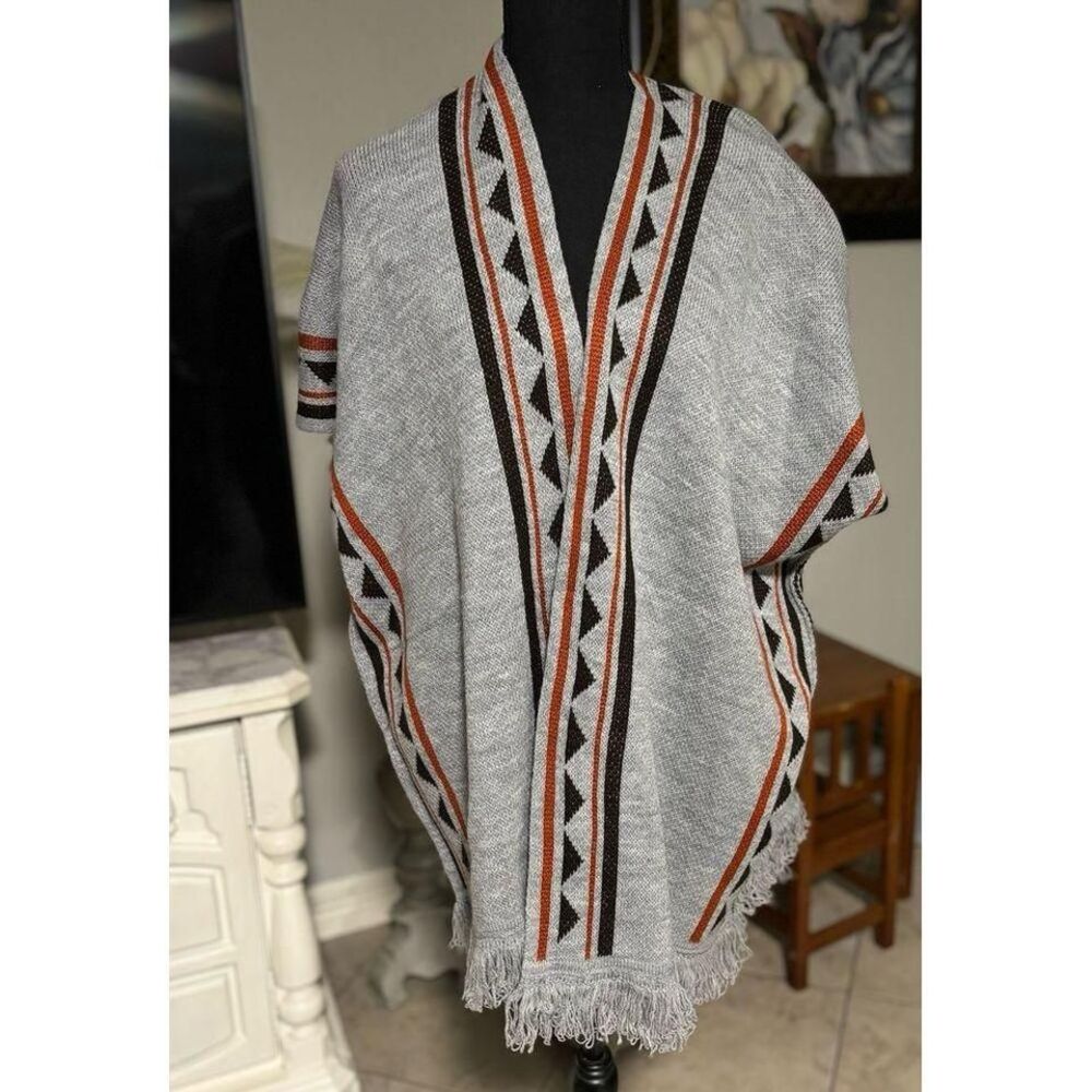 Earthbound Trading Co. Poncho‎ shrug size large
